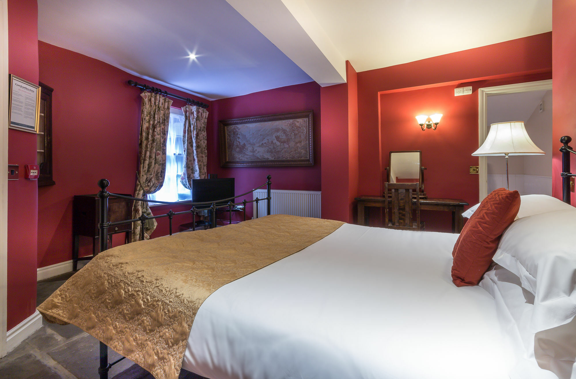 Guy Fawkes Inn Йорк Экстерьер фото